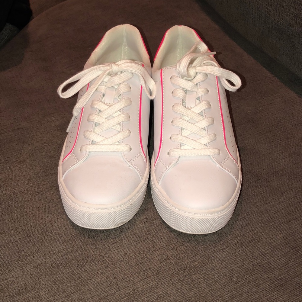 Marc Fisher Saria Sneaker